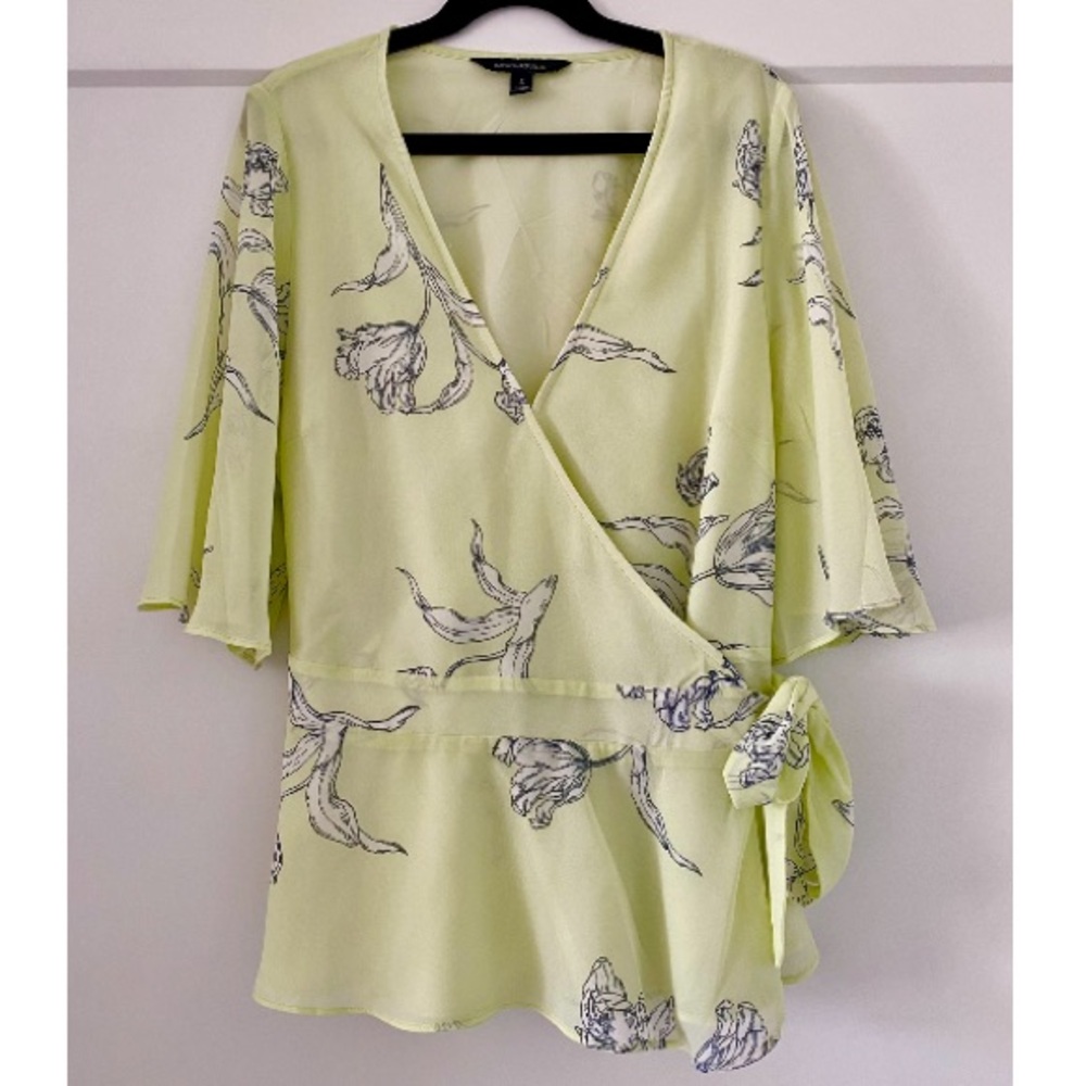 Banana Republic Soft Lime Green Floral Print Wrap Top with Short Sleeves